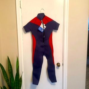 Hevto Hero II wetsuit Sz 8 NWT